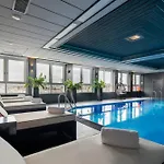 Plaza Premium 4*