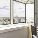 Plaza Premium 4*