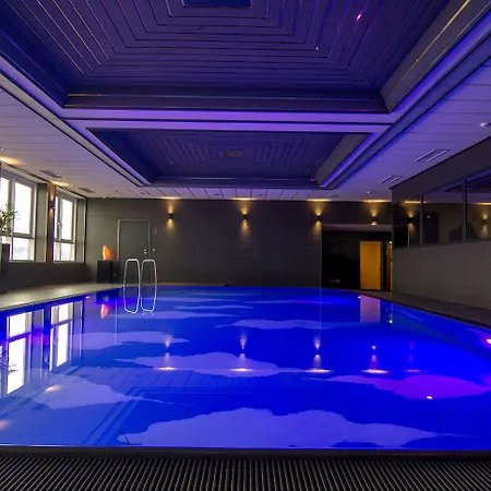 Plaza Premium Hotel 4*