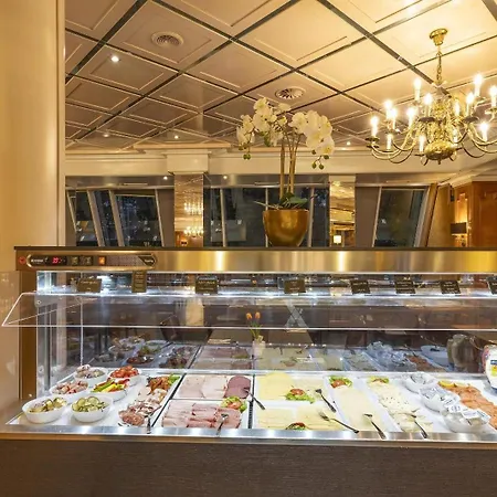 酒店 Plaza Premium 4*