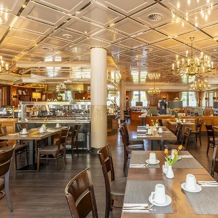 酒店 Plaza Premium 4*