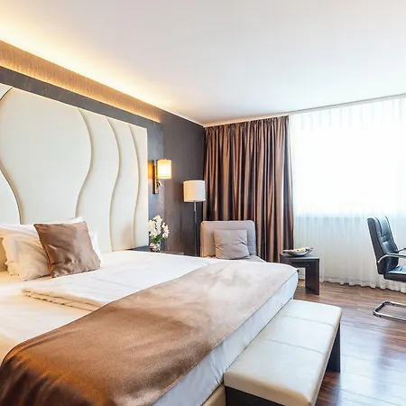 Plaza Premium 4* Darmstadt