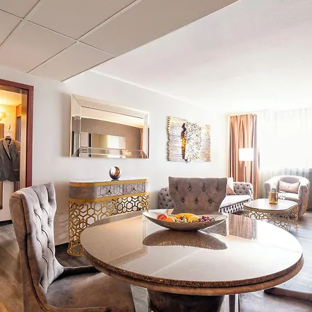 Plaza Premium Hotel