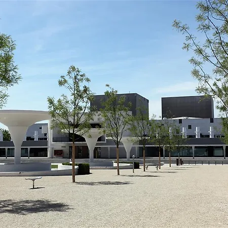 Plaza Premium 酒店 4*