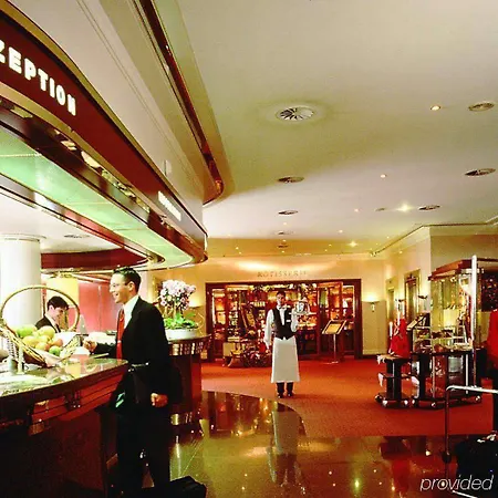 فندق Western Plaza دارمشتاد
