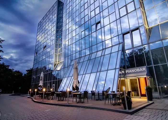 Plaza Premium دارمشتاد