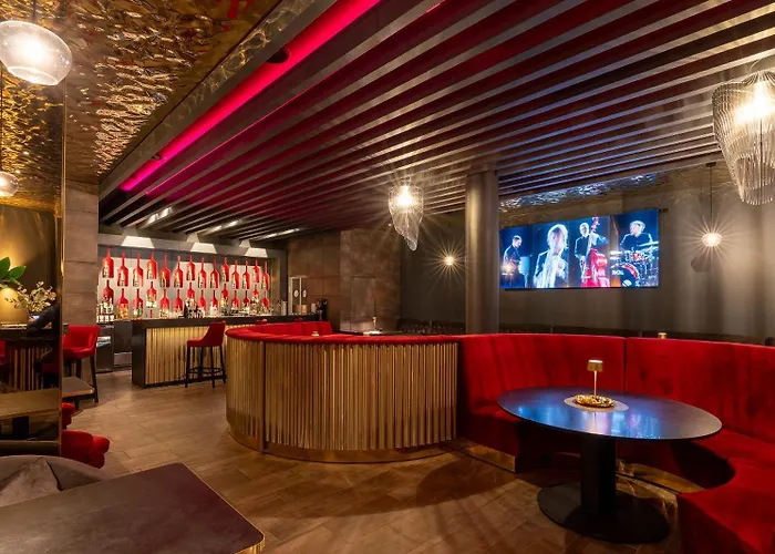 فندق Plaza Premium 4*