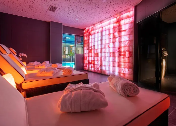 Plaza Premium دارمشتاد