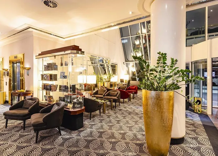 Plaza Premium فندق دارمشتاد