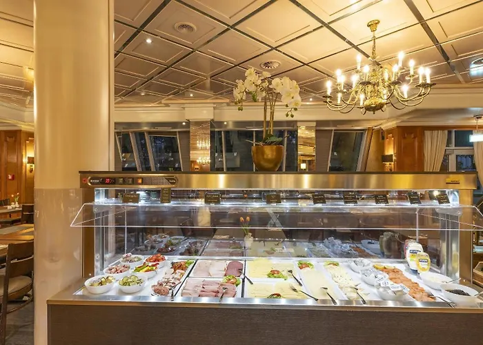 فندق Plaza Premium 4*