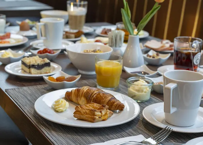 Plaza Premium دارمشتاد