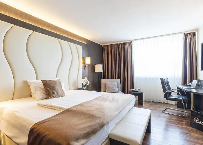 Plaza Premium دارمشتاد