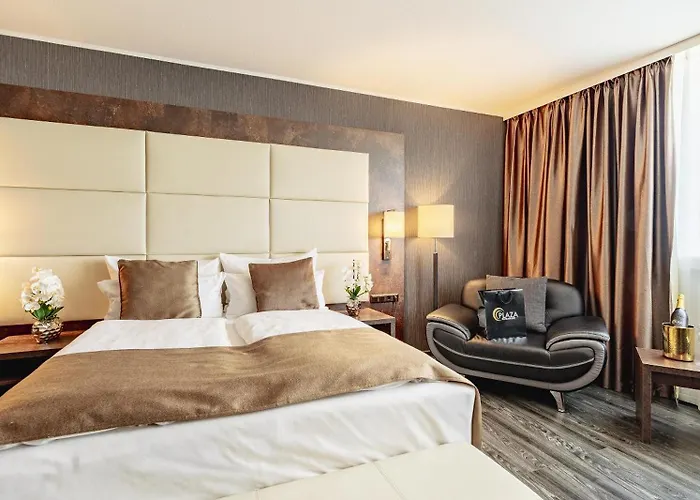 Plaza Premium 4* دارمشتاد