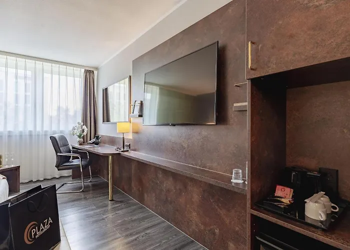 Plaza Premium دارمشتاد