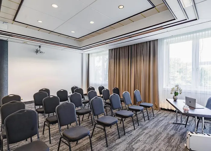 Plaza Premium فندق