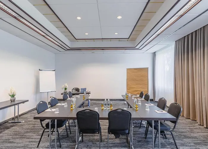 فندق Plaza Premium 4*