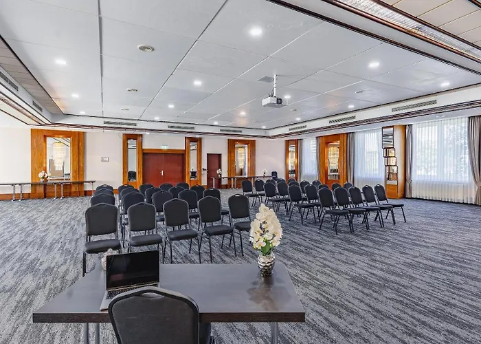 فندق Plaza Premium دارمشتاد